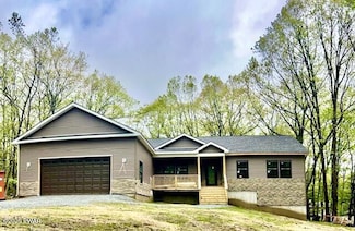 119 Lenape Dr, Conashaugh Lakes, PA 18337