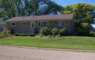 401 9th St, Grundy Center, IA 50638