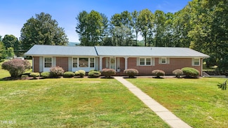 320 Simmons Ave, Erwin, TN 37650