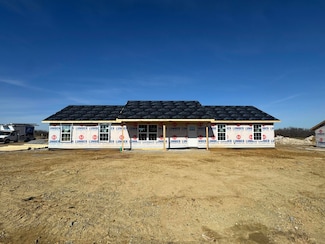 567 Middle Creek Way, Berea, KY 40403