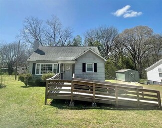 709 8th St, Gaffney, SC 29340