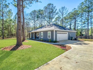 134 Blackberry Ln, Thomasville, GA 31792