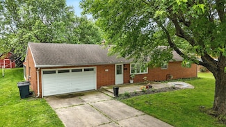 221 Royal Ln, Enon, OH 45323
