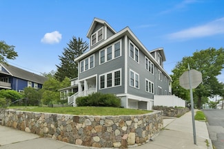 176 Medford St Unit 176, Arlington, MA 02474