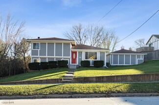 1019 Greene St, Adel, IA 50003