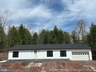 393 Victory Ln, Hedgesville, WV 25427