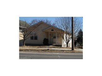 1813 Manchester Rd, Akron, OH 44314