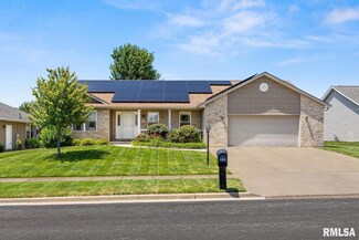 800 Simon St, Washington, IL 61571