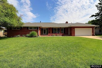 2122 Phelps Ave, Fremont, NE 68025