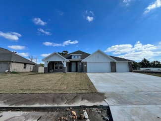 905 Silver Oaks Dr, Carl Junction, MO 64834