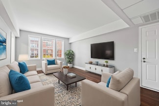 1801 N Queens Ln Unit 2134, Arlington, VA 22201