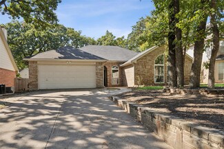 527 Woodhill Ct, Grapevine, TX 76051