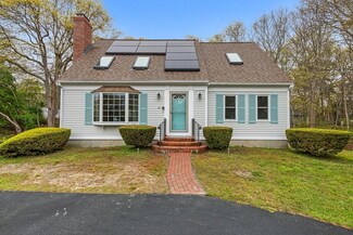 22 Woodside Dr, East Falmouth, MA 02536