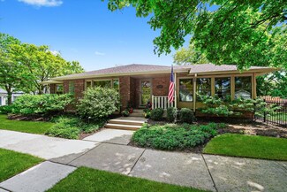 728 S Hillside Ave, Elmhurst, IL 60126