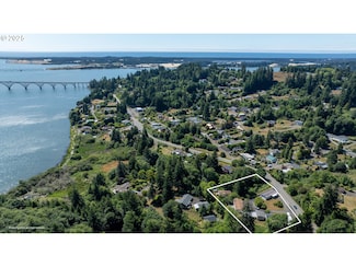 67420 E Bay Rd, North Bend, OR 97459