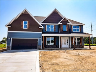 1822 Smith Farm Dr, Fayetteville, NC 28306