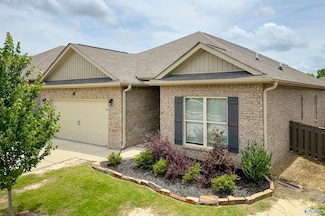 604 Magnolia Place Ln SW, Hartselle, AL 35640