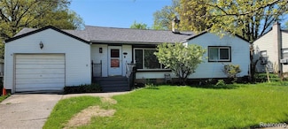 2211 E 8 Mile Rd, Grosse Pointe Woods, MI 48236