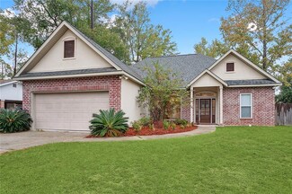 221 Chestnut St, Mandeville, LA 70471