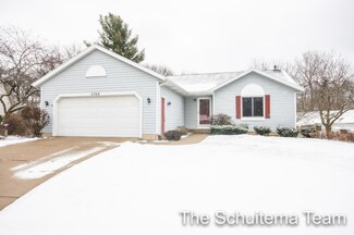 2708 Olivia St NW, Grand Rapids, MI 49504