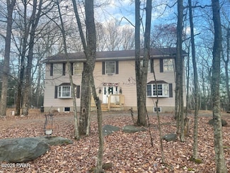 116 Locust Dr, Milford, PA 18337