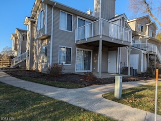 15 Ray Ct, Bedminster, NJ 07921