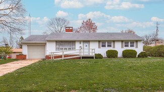 220 Ivanhoe Way, Bloomington, IL 61701