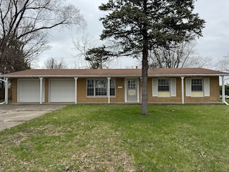 102 Circle Dr E, Montgomery, IL 60538