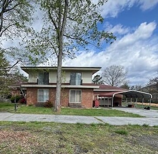 691 Alleghany Ave, Clifton Forge, VA 24422