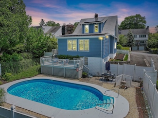 1270 Merritt St, Fairfield, CT 06825