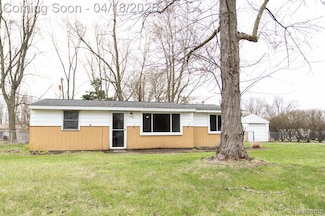 1772 Scheifle Rd, Walled Lake, MI 48390