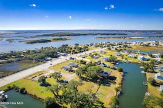 108 Flippers Cove Dr, Cedar Point, NC 28584