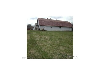 1452 Hill St, Belpre, OH 45714