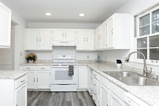 1121 Spring Run Rd, Lexington, KY 40514