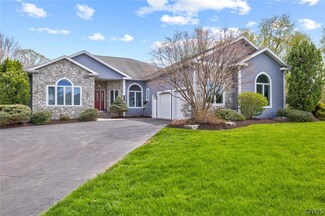 3001 Old Stone Ln, Camillus, NY 13031