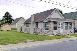 4321 Anderton Ave, Chincoteague Island, VA 23336