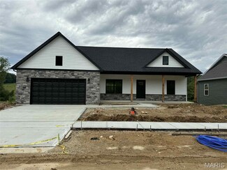 27485 Park Hills Ct, Warrenton, MO 63383