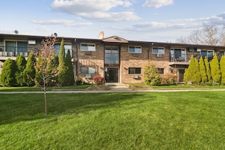 802 E Old Willow Rd Unit 113, Prospect Heights, IL 60070