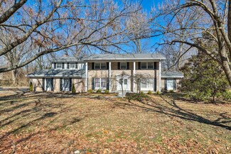 673 N Meadowcrest Cir, Cincinnati, OH 45231