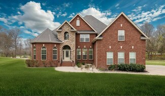 2001 Martins Bend Dr, La Vergne, TN 37086