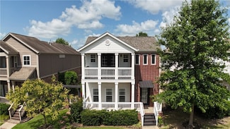 569 N Tennyson Ln, Fayetteville, AR 72704