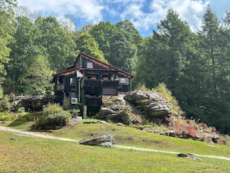 949 Wolfgang Rd, Rock Cave, WV 26234