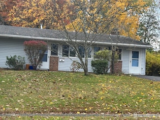 22 Richford Rd, Kendall Park, NJ 08824