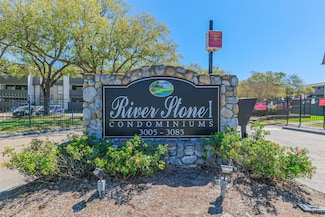 3025 Walnut Bend Ln Unit 31, Houston, TX 77042