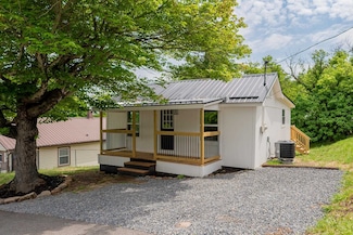 527 Patterson Ave, Pulaski, VA 24301
