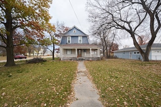 737 W 4th Ave, Red Cloud, NE 68970