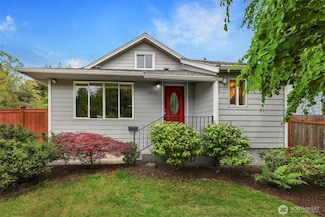 9256 Densmore Ave N, Seattle, WA 98103