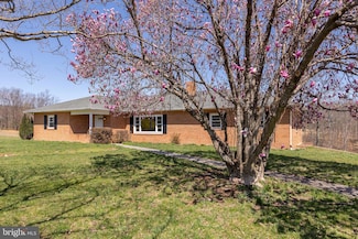 700 Bloomery Pike, Cross Junction, VA 22625