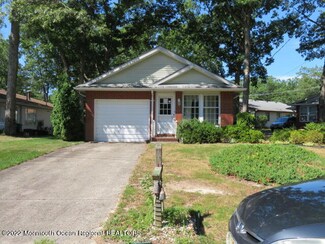 4 Orange Ave, Manahawkin, NJ 08050