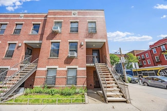 219 Berry St Unit 2, Brooklyn, NY 11249